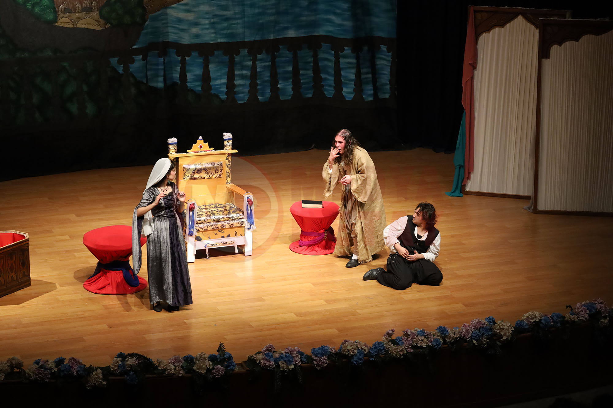 Ti̇yatro (10)