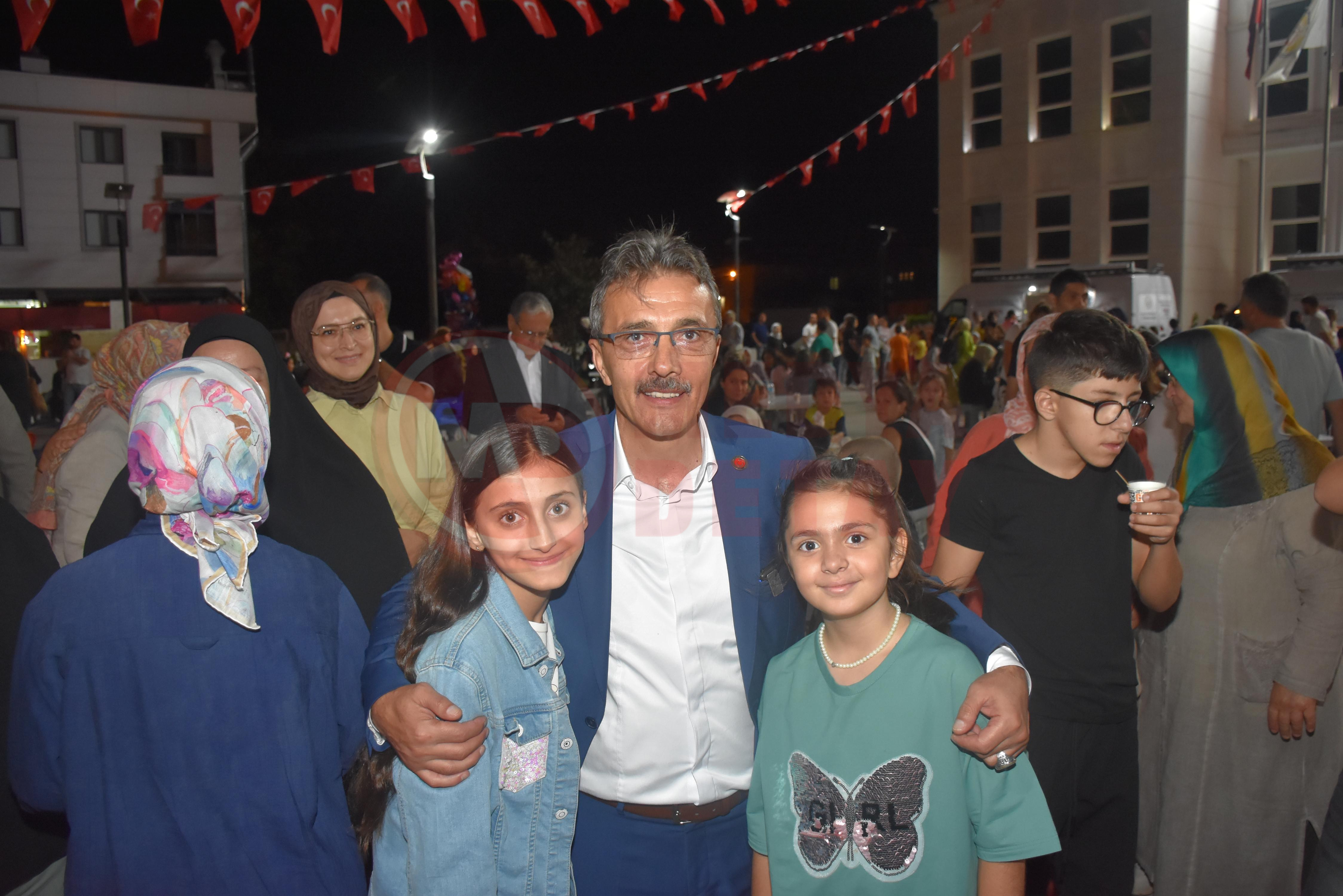 Erenler De ‘Mahallemde Şenli̇k Var’ Hiz Kesmi̇yor (1)