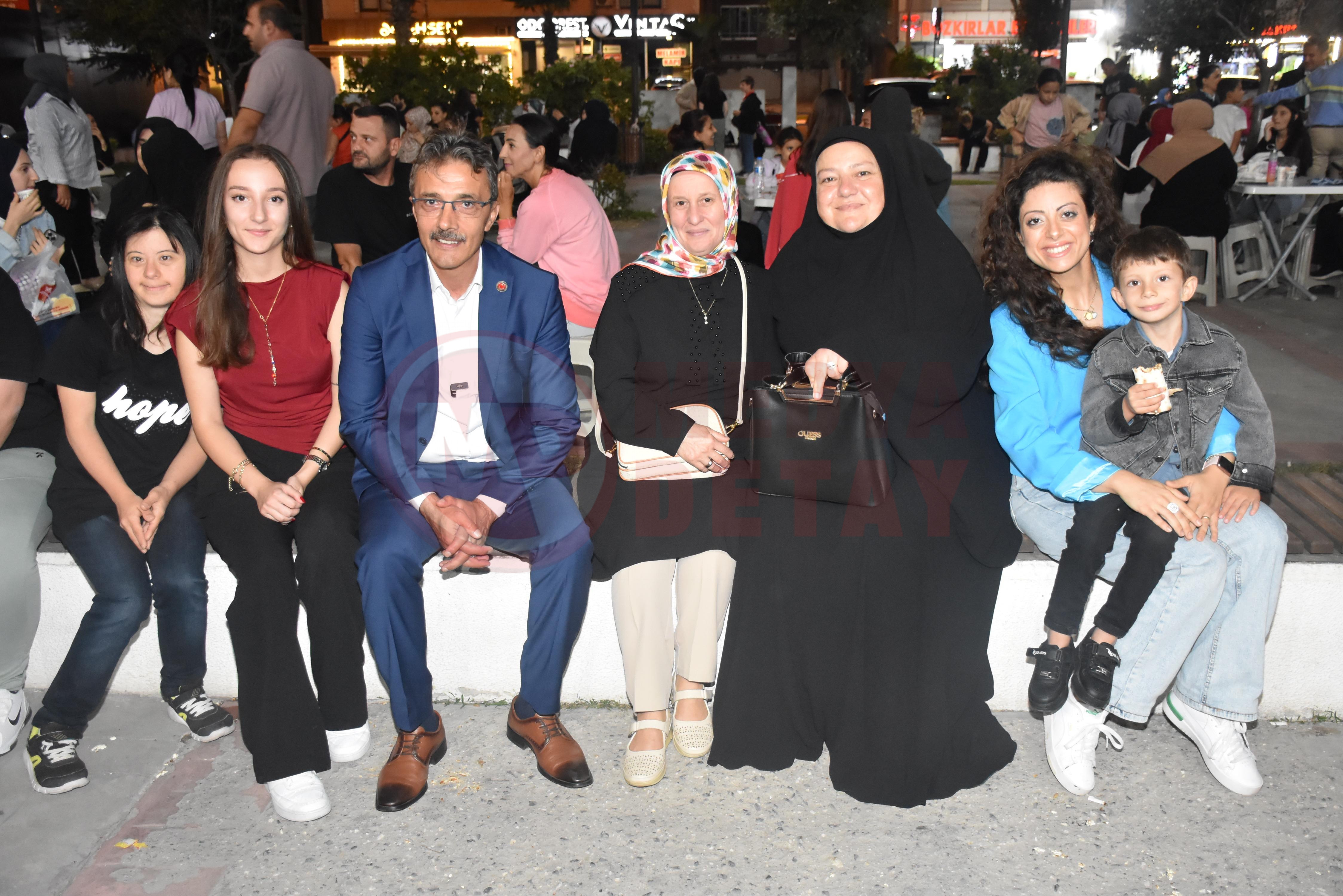 Erenler De ‘Mahallemde Şenli̇k Var’ Hiz Kesmi̇yor (4)