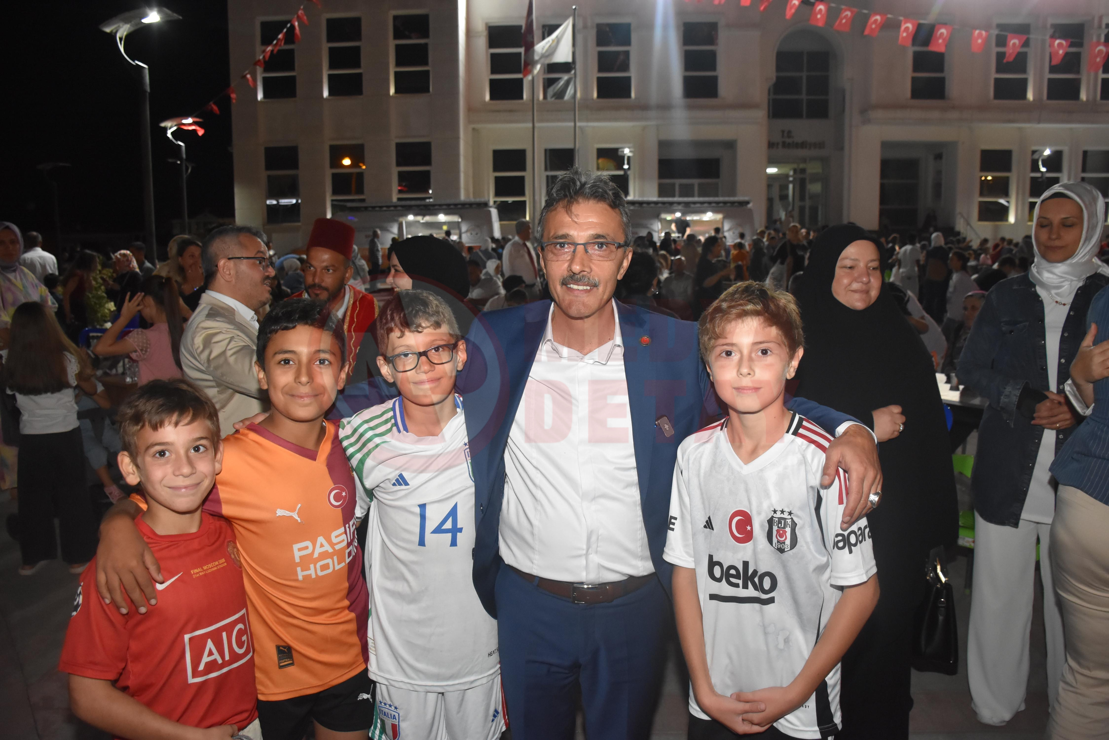 Erenler De ‘Mahallemde Şenli̇k Var’ Hiz Kesmi̇yor (9)