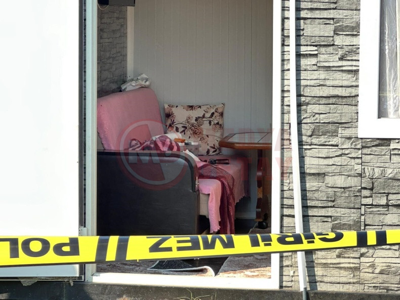 Evinde Basindan Vurulmus Halde Bulundu (3)