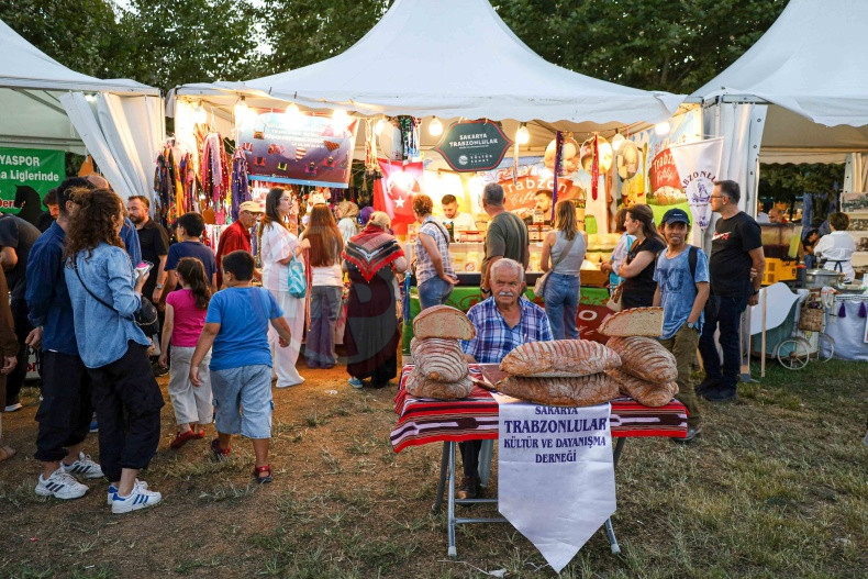 Karadeniz Gecesi Sakaryalilari Costurdu (2)