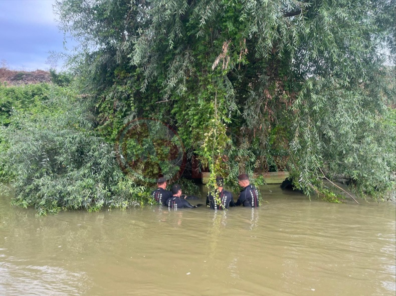 Sakarya Nehrinde Kaybolan Gencin Cansiz Bedenine Ulasildi (2)