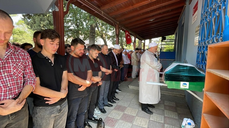 Sau Ilahiyat Fakultesi Ogrencisi Bursadaki Kazada Hayatini Kaybetti (3)