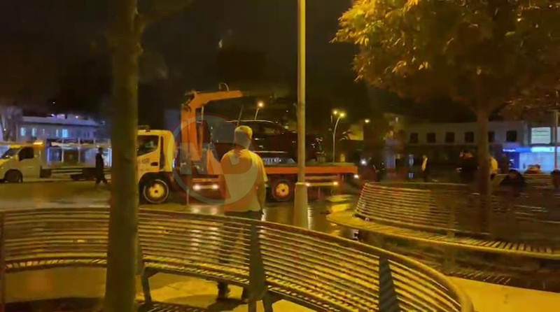 Araciyla Havuza Girdi3