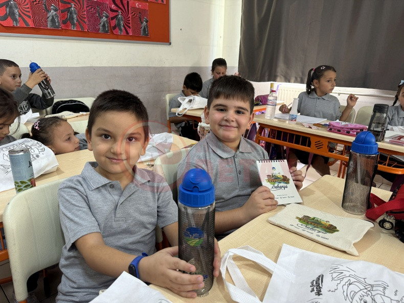 Buyuksehir Okulun Ilk Haftasinda Minikleri Yalniz Birakmadi (3)