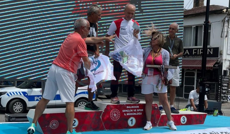 Buyuksehir Sporcularindan Gururlandiran Basari (1)