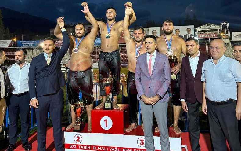 Buyuksehir Sporcularindan Gururlandiran Basari (2)