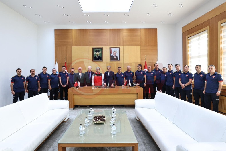 Ozverili Calismalarinizla Gozumuz Hicbir Zaman Arkada Kalmiyor (1)