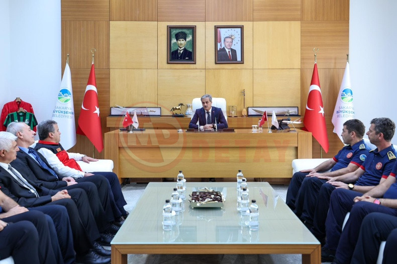 Ozverili Calismalarinizla Gozumuz Hicbir Zaman Arkada Kalmiyor (3)