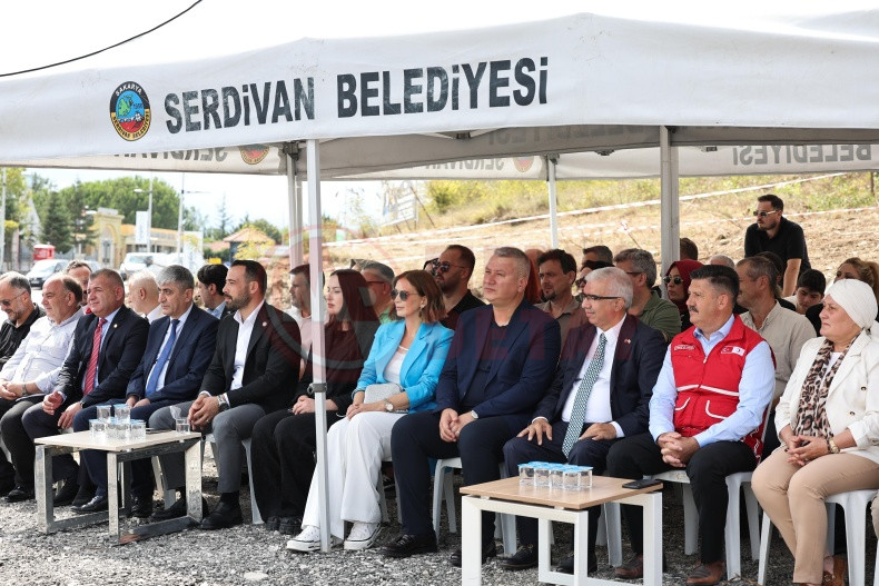 Serdivan Da Ogrenci Evi Nin Temel Atma Toreni Gerceklestirildi (4)