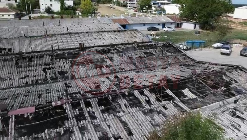 Yanan Fabrikadan Geriye Demir Yigini Kaldi (4)