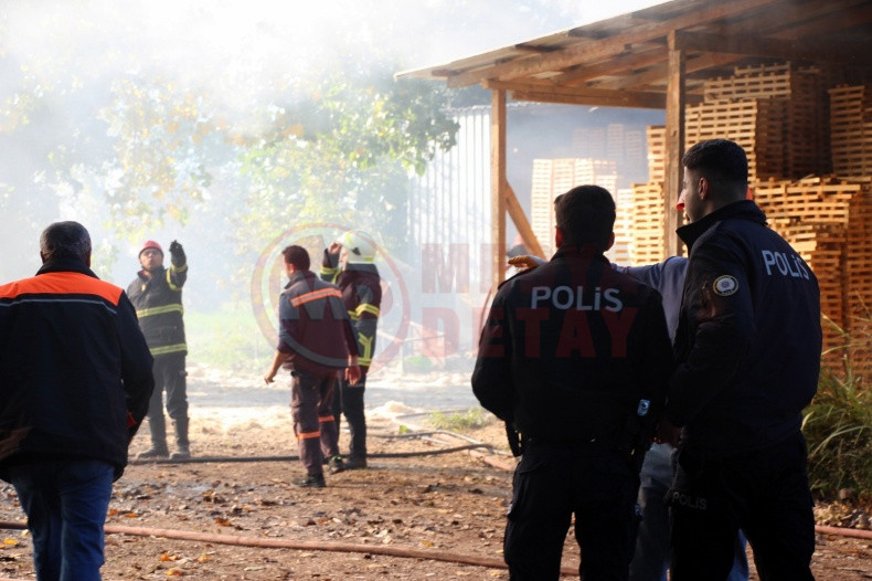 Ahsap Atolyesinde Korkutan Yangin (1)