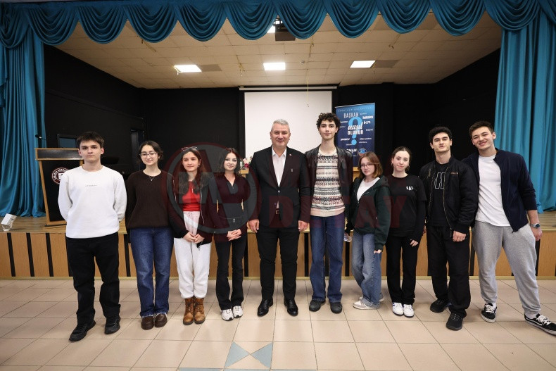 Baskan Osman Celik Ogrencilerle Bulustu (1)