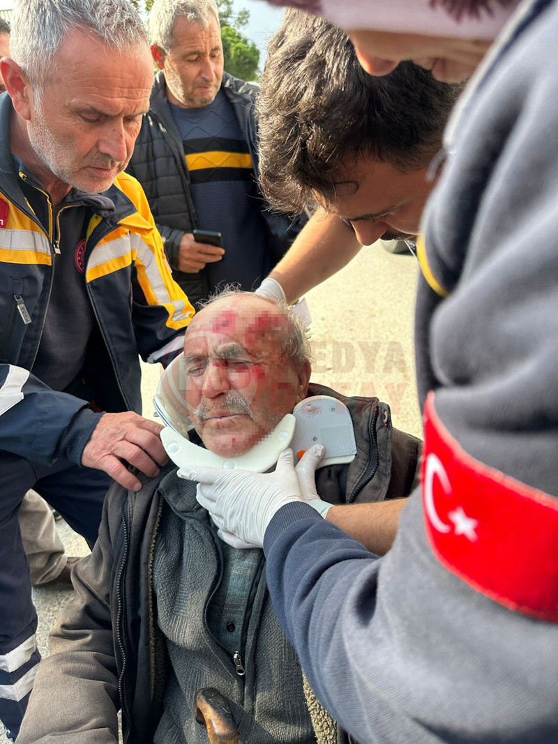 Geri Manevra Yaparken Yasli Adama Carpti5