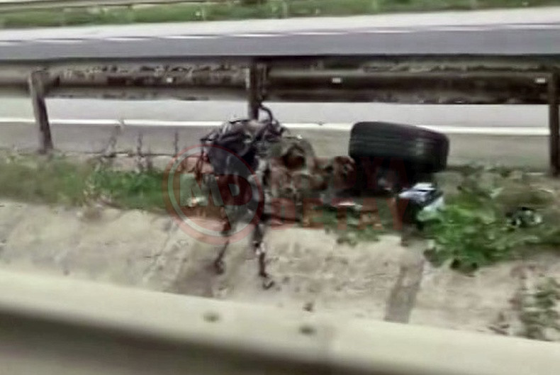 Kazada Otomobil Paramparca Oldu (2)