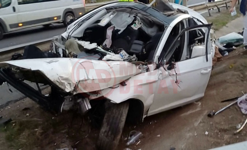 Kazada Otomobil Paramparca Oldu (5)