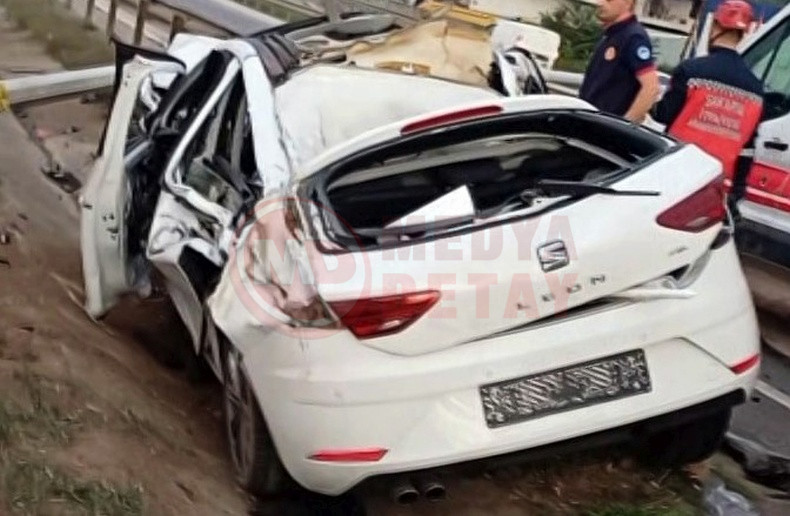 Kazada Otomobil Paramparca Oldu (6)