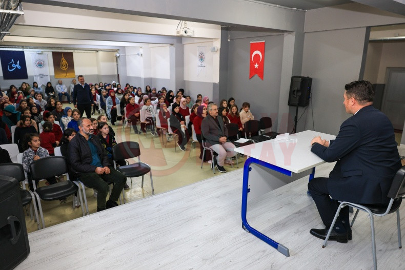 Saski Genel Muduru Ogrencilerle Bulustu (3)