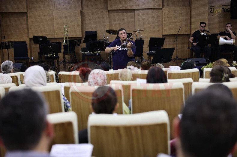 Turk Sanat Muziginin Essiz Tinisi Yeniden Basladi (5)