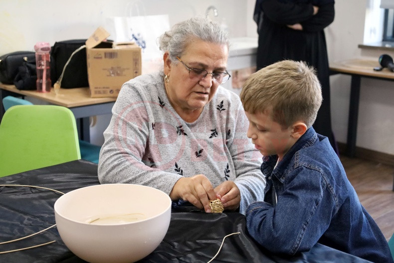 Anne Ve Cocuklar Birlikte Uretti (3)