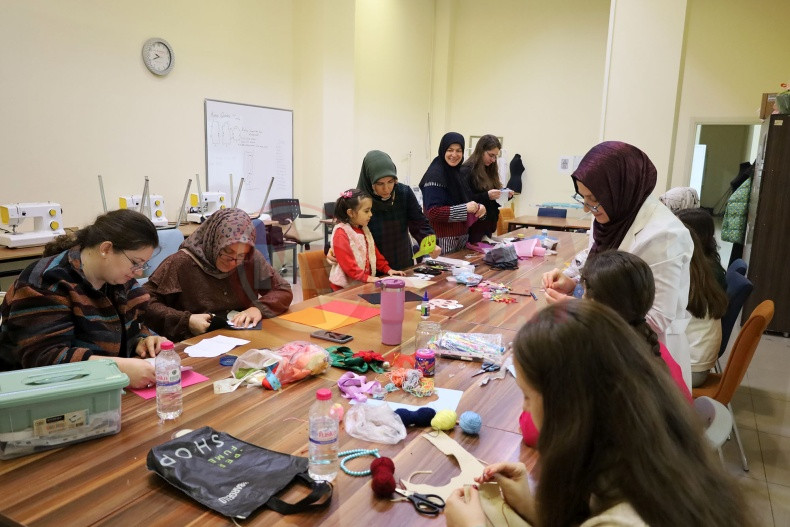 Anne Ve Cocuklar Birlikte Uretti (6)