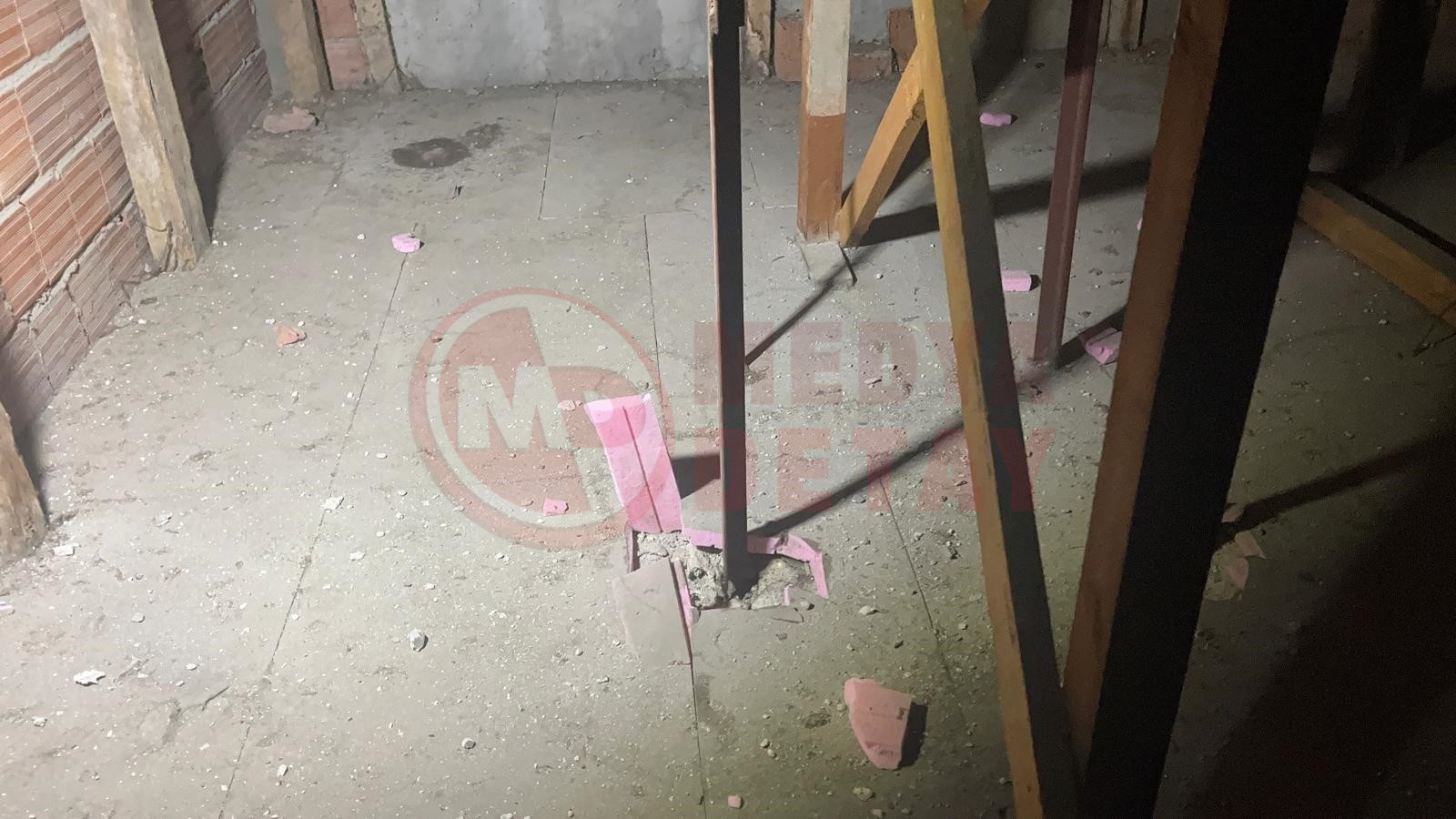 Bina Catisina Yildirim Dustu (1)