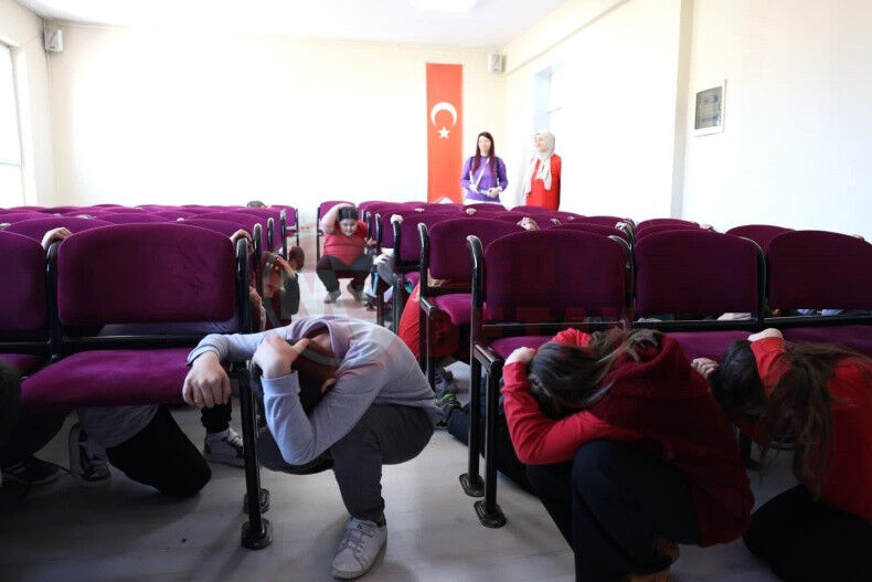 Erenler Okul Afet Egitimleri (2)