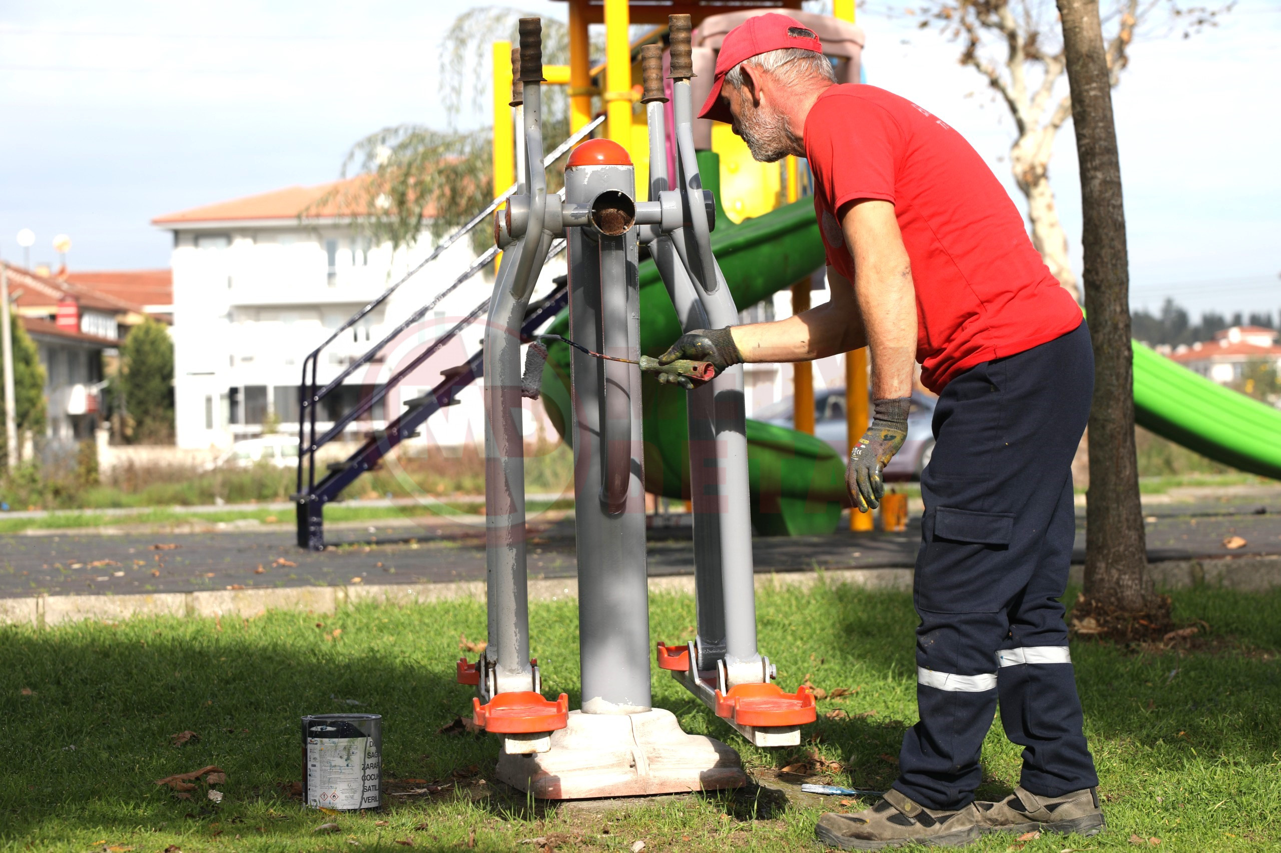 Erenler’de Park Ve Bahçelerde Çalişmalar Hiz Kesmi̇yor (1)