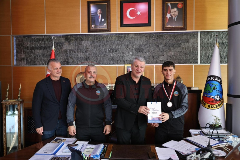 Halterin Genc Yildizi Efe (2)