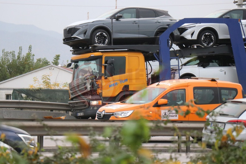 Kilometrelerce Arac Kuyrugu Olustu (1)