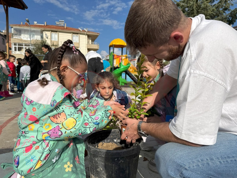Minik Eller Umudu Ekti (3)