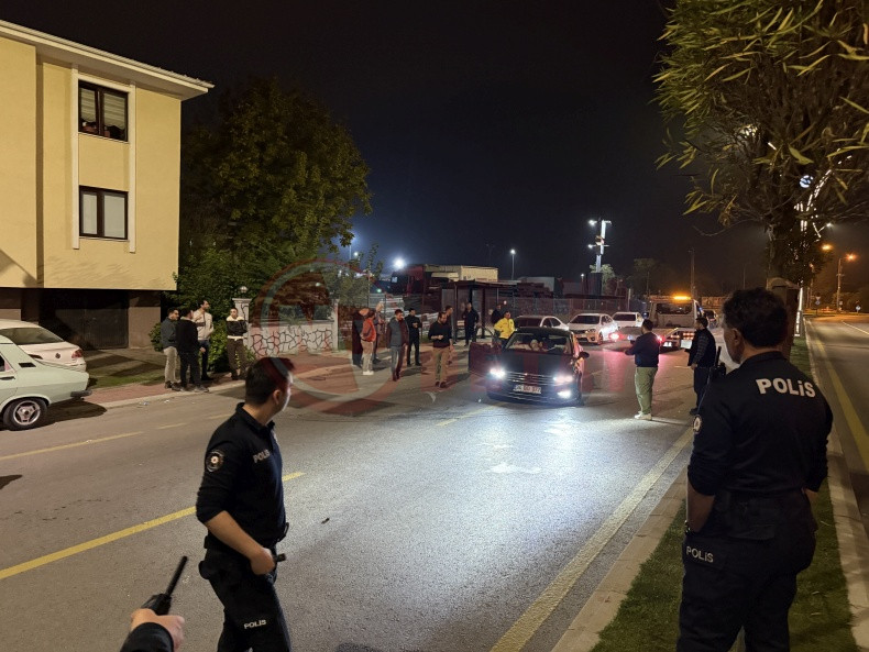 Polisten Kacmislardi Aracdan Sentetik Ecza Ilaci Cikti (4)