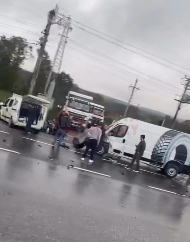 Uc Arac Birbirine Girdi2