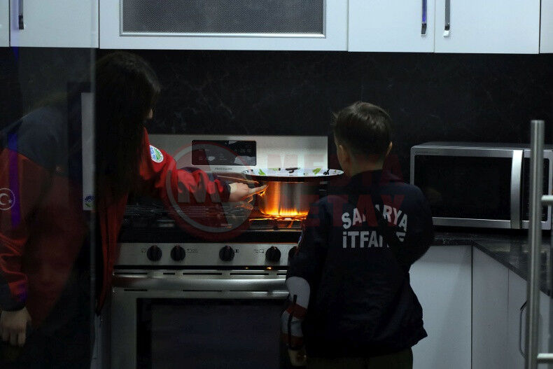 Afet Bilinci Icin Sakarya Geldiler (2)