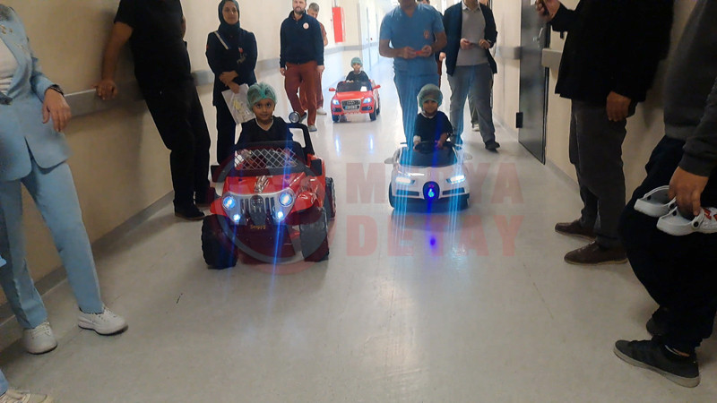 Akulu Arabayla Ameliyata Gidiyorlar2