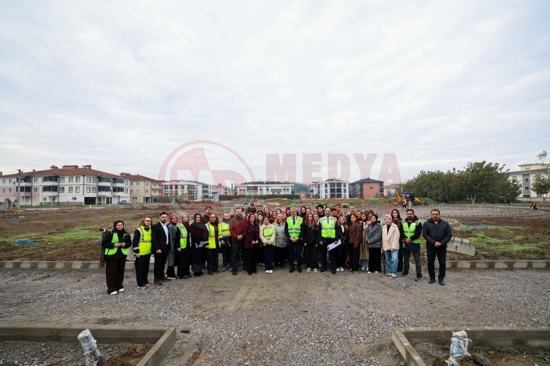 Baskan Alemdar Projeyi Ogrencilerle Inceledi (5)