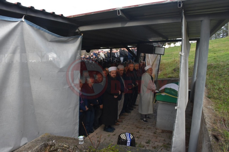 Kazada Hayatini Kaybeden Surucu Hayatini Kaybetti (2)