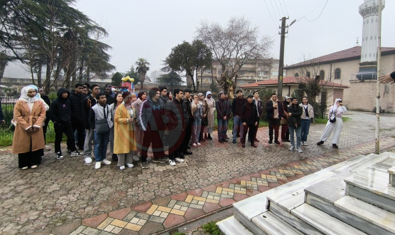 Ogrenciler Tarihi Ve Dogal Mekanlari Kesfetti (2)