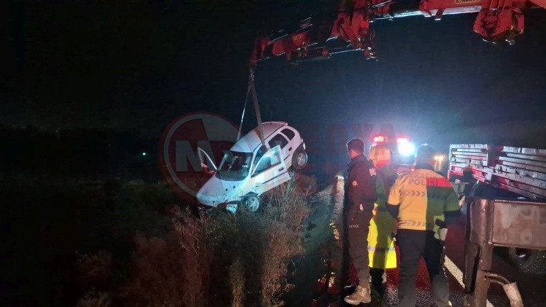 Otomobil Tarlaya Uctu (2)