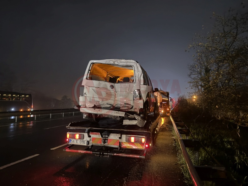 Sakarya Feci Kaza 12 Yarali (1)