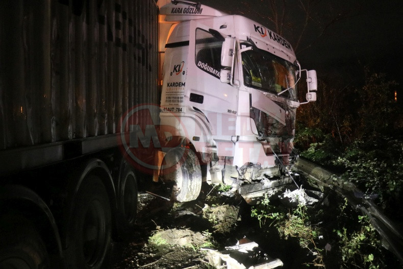 Sakarya Feci Kaza 12 Yarali (3)