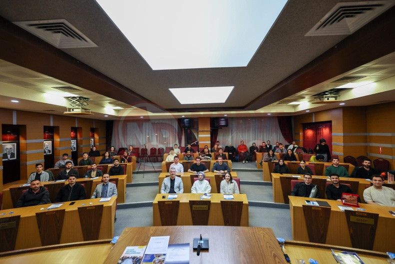 Serdivanda Gencligin Meclisi Toplandi (1)