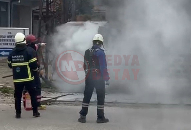 Ekiplerin Mudahale Ettigi Trafo Patladi (1)