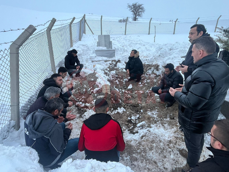 Erdem Karakoc Annesi2