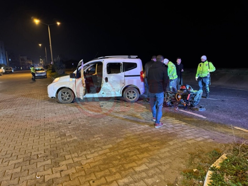 Kazada Agir Yaralanan Surucu Hayatini Kaybetti (3)