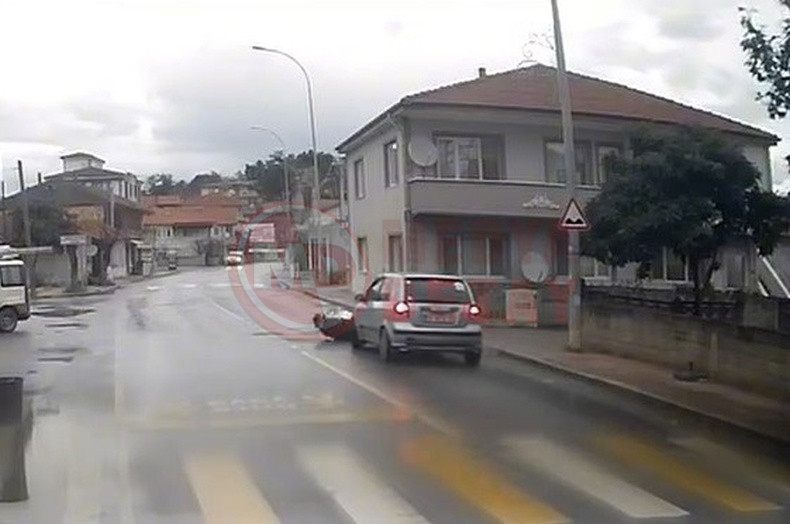 Otomobilin Carptigi Kadin Hayatini Kaybetti (2)-1