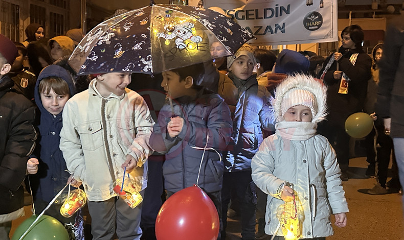 Cocuklarin Ilk Teravih Heyecani2