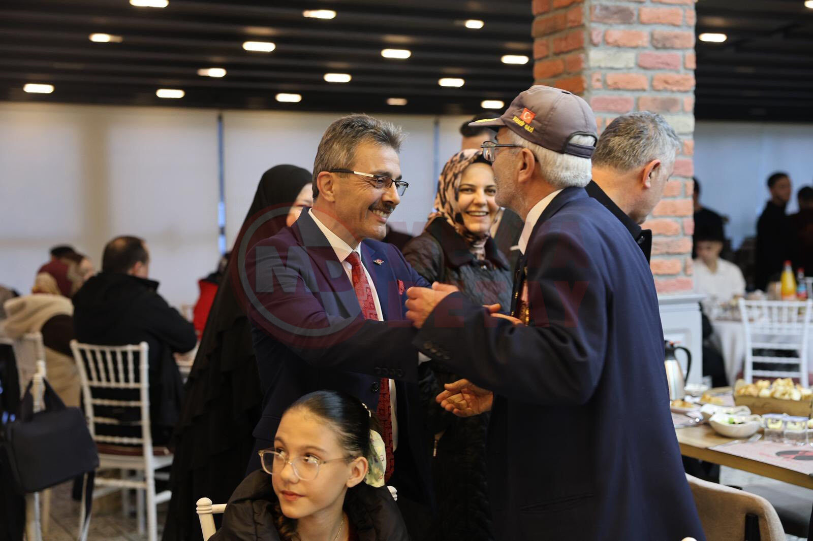 Erenler’de Ramazan Gönül Köprüleri̇ Güçleni̇yor (4)