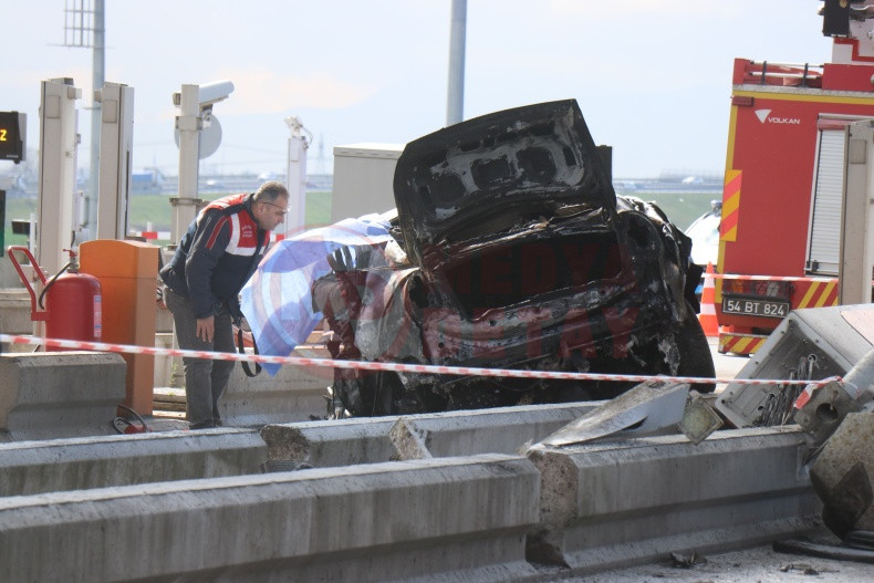 Kmo Feci Kaza Surucu Yanarak Oldu (4)